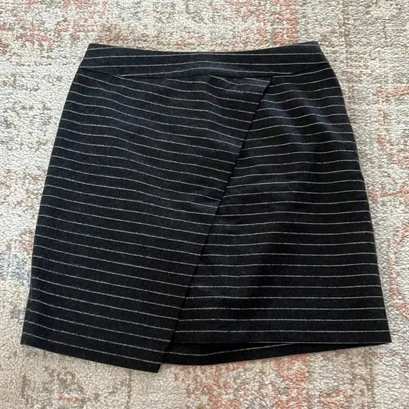 Madewell Pinstripe Asymmetrical Wrap Wool Cotton Blend Mini Skirt Size 0 Small - Picture 2 of 7